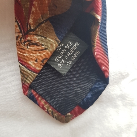 London Fog Italian Leaf Print Silk Tie - Picture 5 of 5